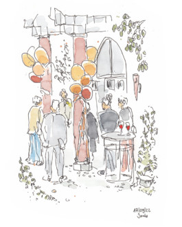 Zeichnung einer Hochzeit in einer Kapelle. Gezeichnet mit Fineliner und hellen Aquarell-Farben. Rote Säulen mit orangenen Luftballons. Daneben die Gäste in Anzügen. Ein paar Pflanzen am Bildrand.
